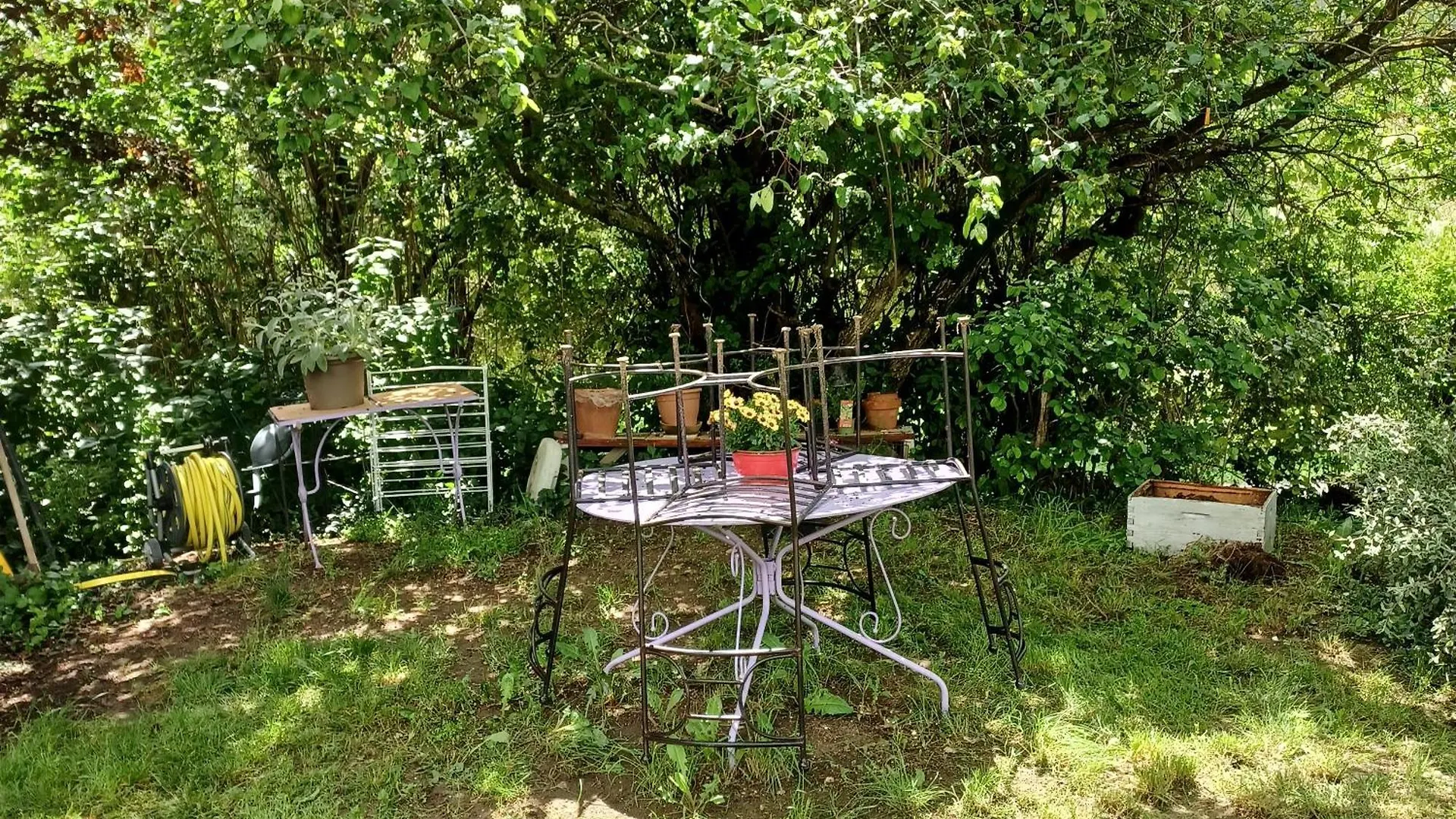 Chambre Dans Ferme Provencale Ongles Bed & Breakfast